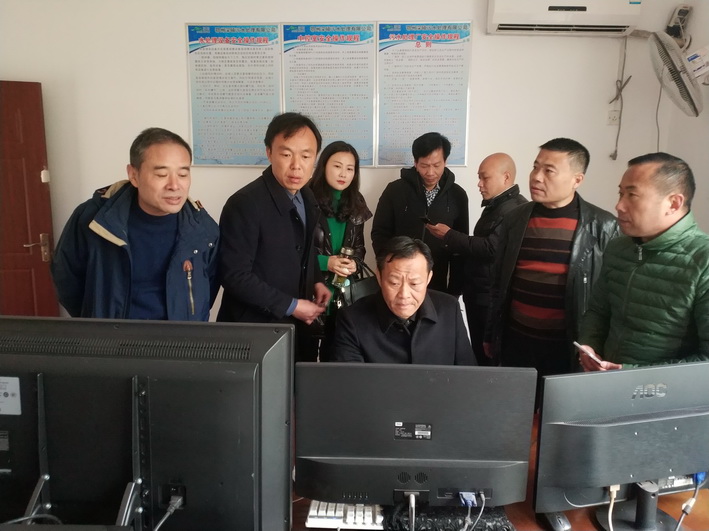 2-市水利和湖泊局党组副书记、局长黄国华、市水务集团党委书记、董事长、总经理姚志煌到公司调研并参加揭牌仪式一行在樊口污水处理厂调研现场.jpg 2-市水利和湖泊局党组副书记、局长黄国华、市水务集团党委书记、董事长、总经理姚志煌到公司调研并参加揭牌仪式一行在樊口污水处理厂调研现场.jpg